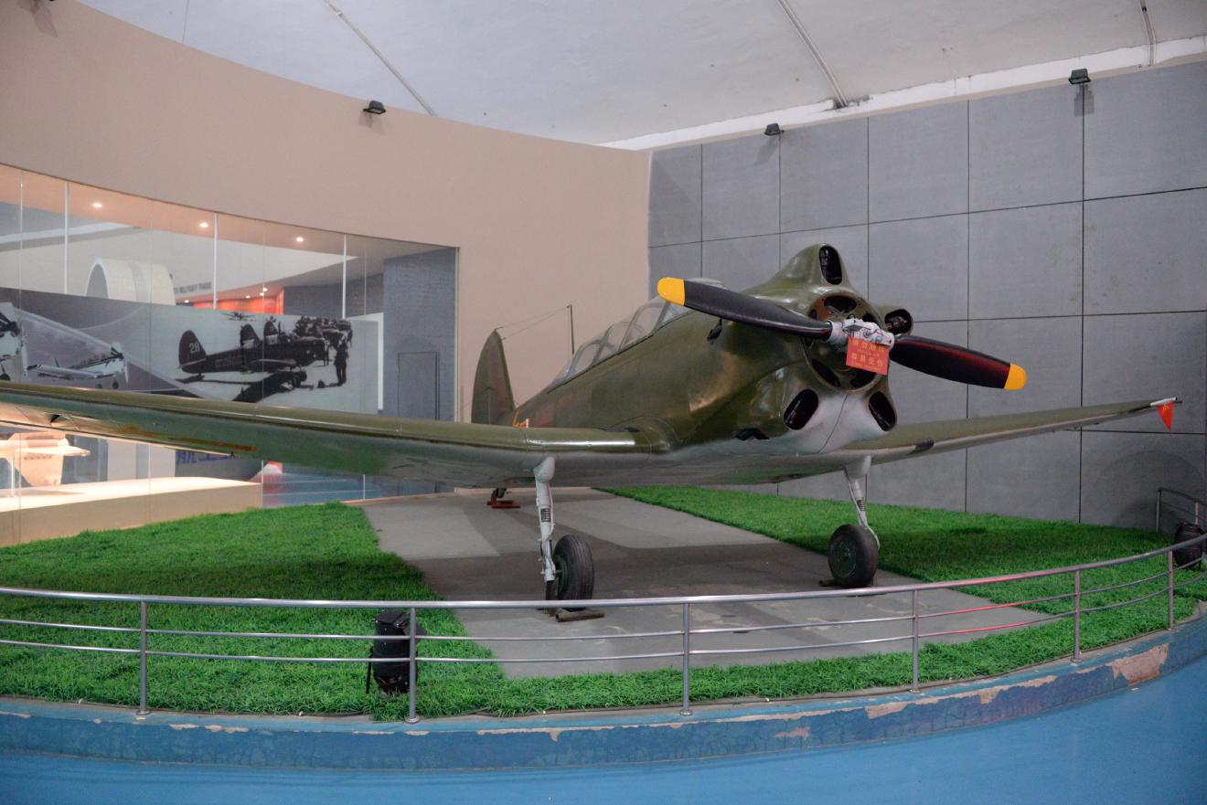 屋内展示（秘密格納庫） | 中国航空博物館